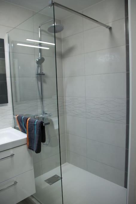Stylish Studio In Only 50 Meters From Beach ! Nice Ngoại thất bức ảnh